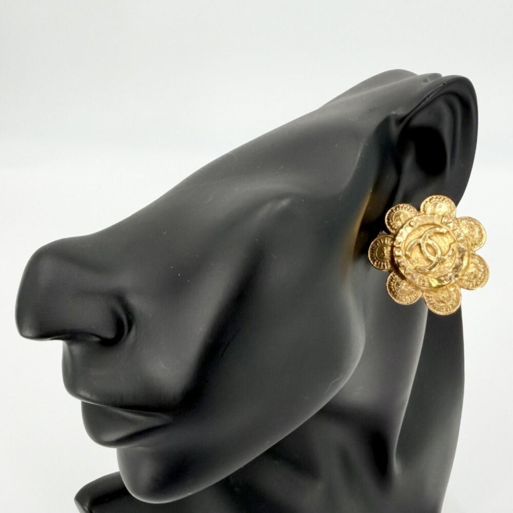 CHANEL Vintage Gold Logo Earrings - Picture 2 of 6
